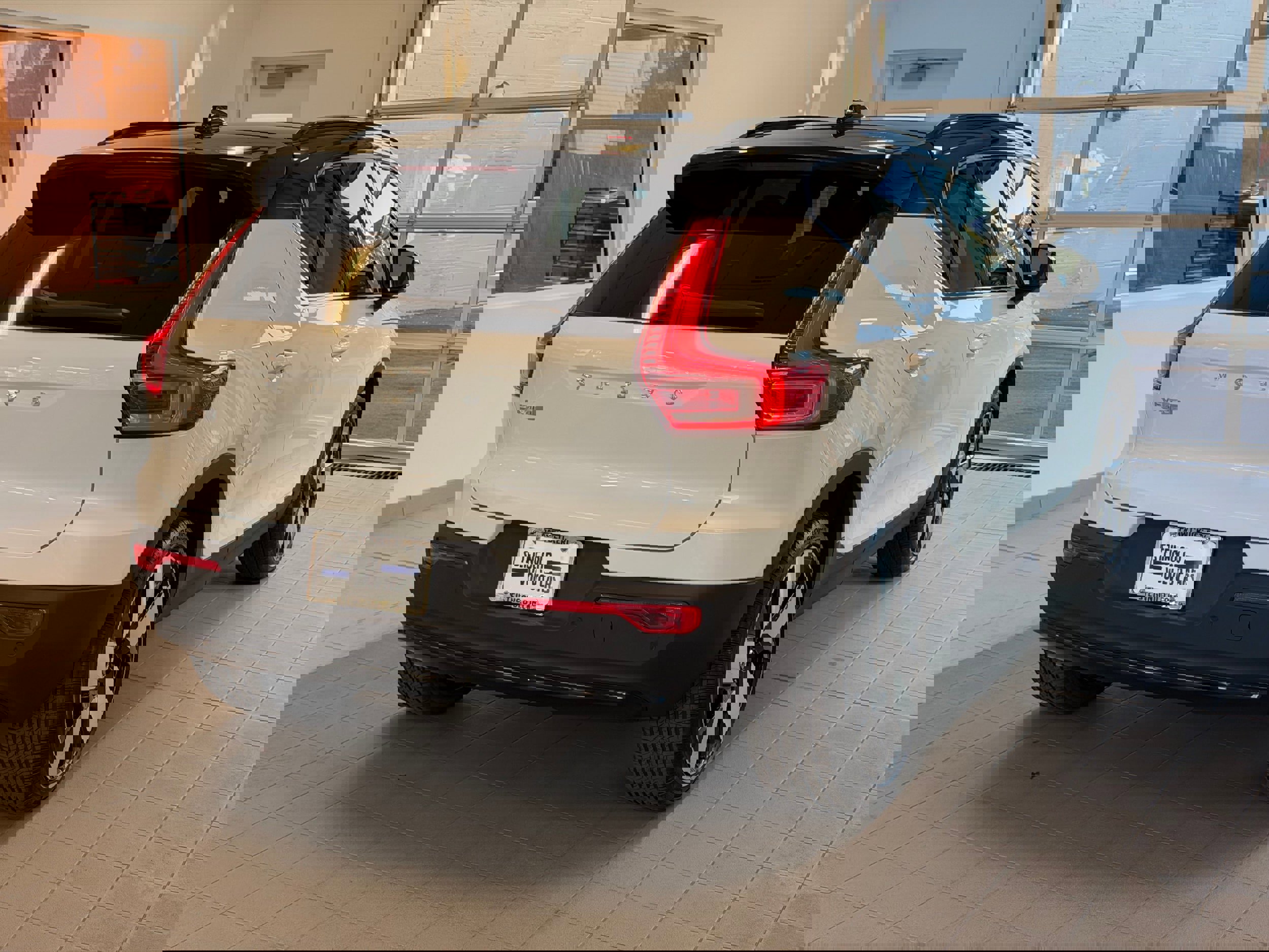 New 2026 Volvo EX40 Plus w/ Climate Package image 5