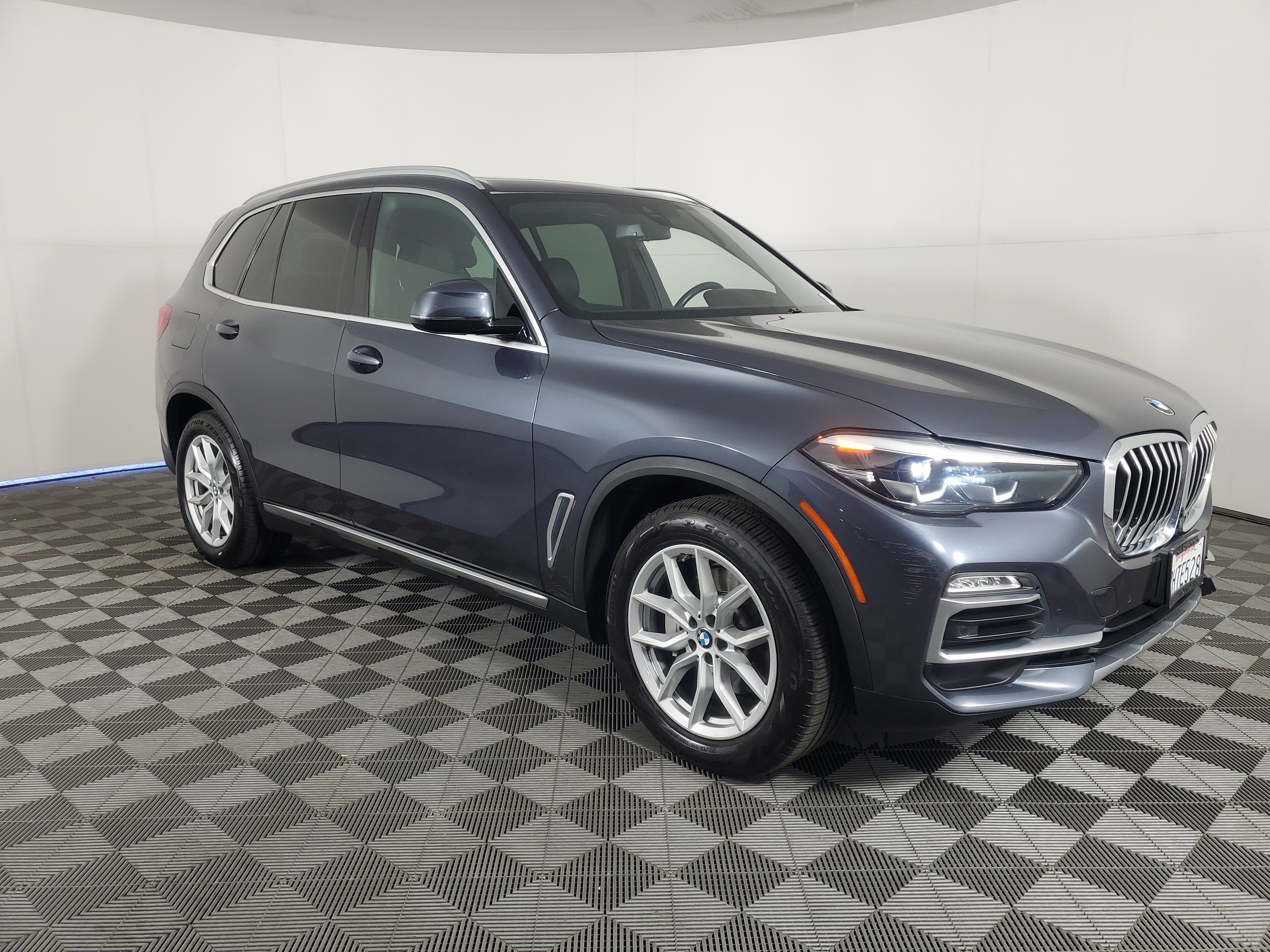Used 2019 BMW X5 xDrive40i AWD/4WD image 2