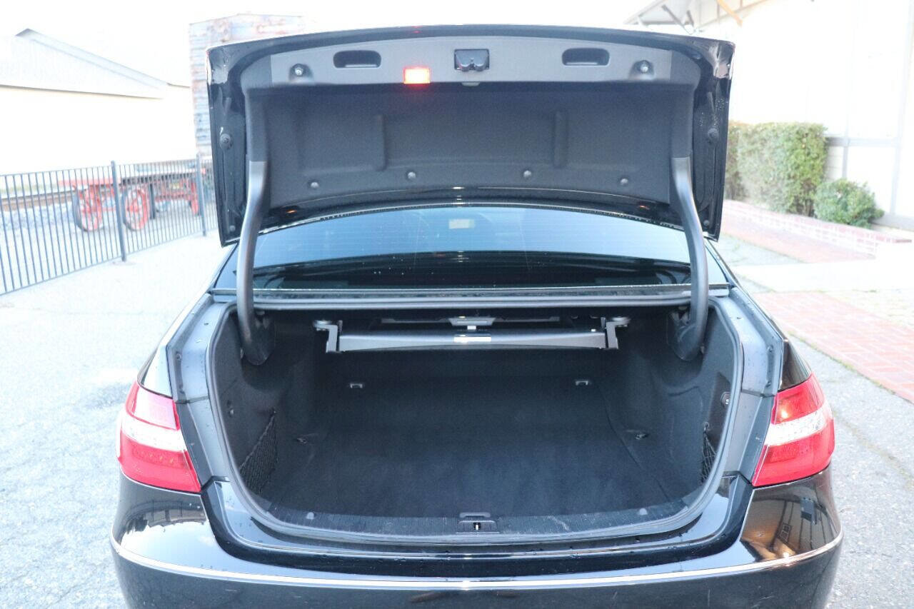 Used 2013 Mercedes-Benz E 350 Sedan image 57