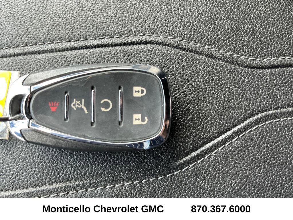 Used 2023 Chevrolet Traverse LT FWD image 24