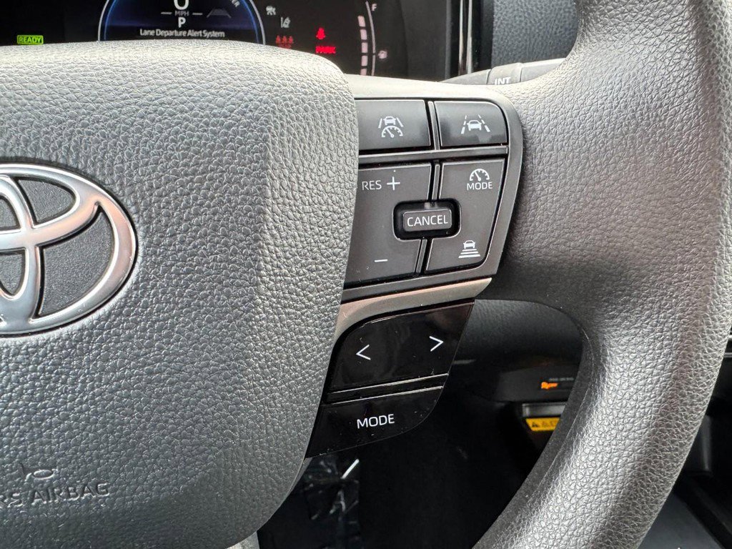 Used 2025 Toyota Camry image 17
