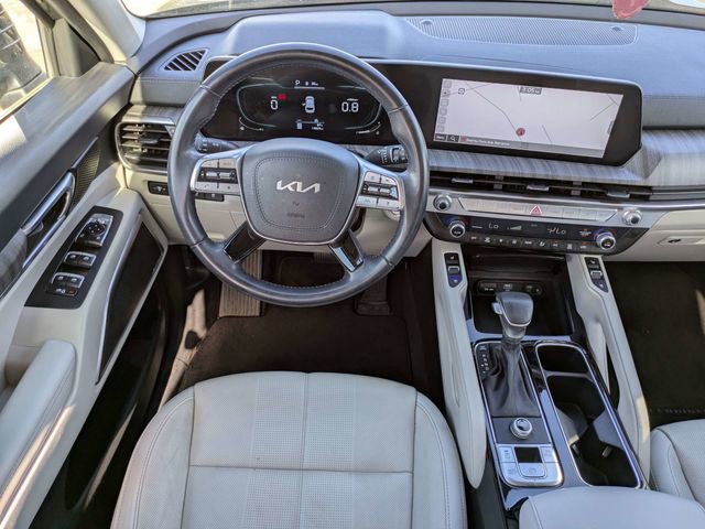 Used 2024 Kia Telluride EX w/ EX Captain's Chair Package image 19