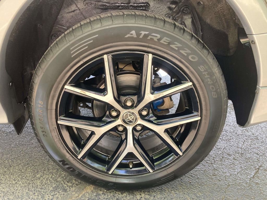 Used 2018 Toyota RAV4 SE w/ Power Extra Value Package FWD image 7