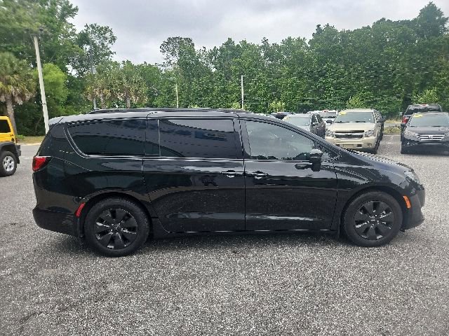Used 2019 Chrysler Pacifica Limited w/ S Appearance Package FWD image 6