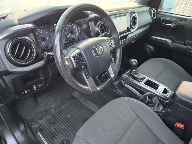 Certified 2019 Toyota Tacoma TRD Off-Road w/ Technology Package AWD/4WD image 12
