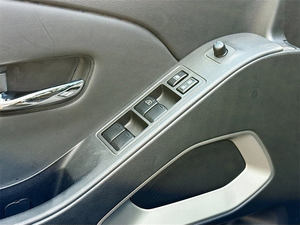 Used 2024 Nissan Frontier SL w/ Technology Package image 17