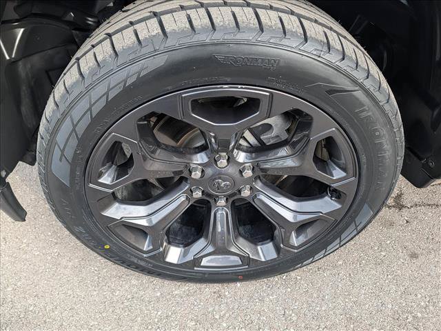 Used 2023 RAM 1500 Limited AWD/4WD image 9