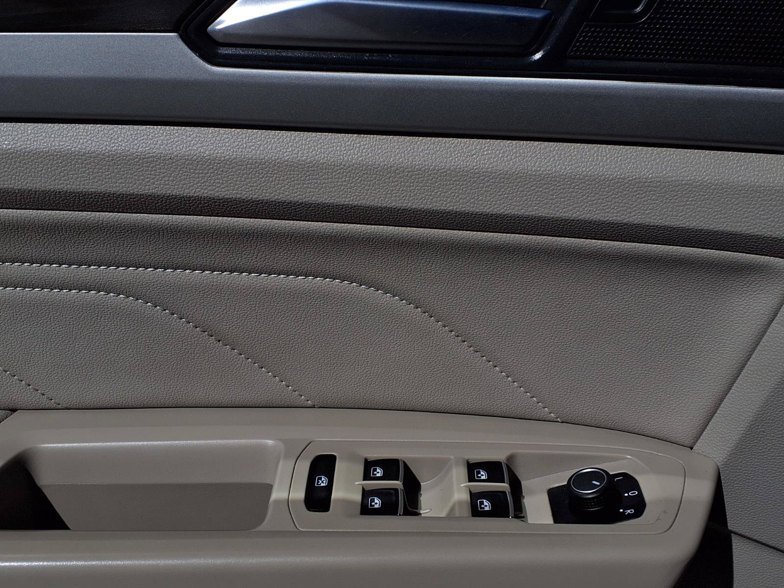 Certified 2022 Volkswagen Atlas SE FWD image 20