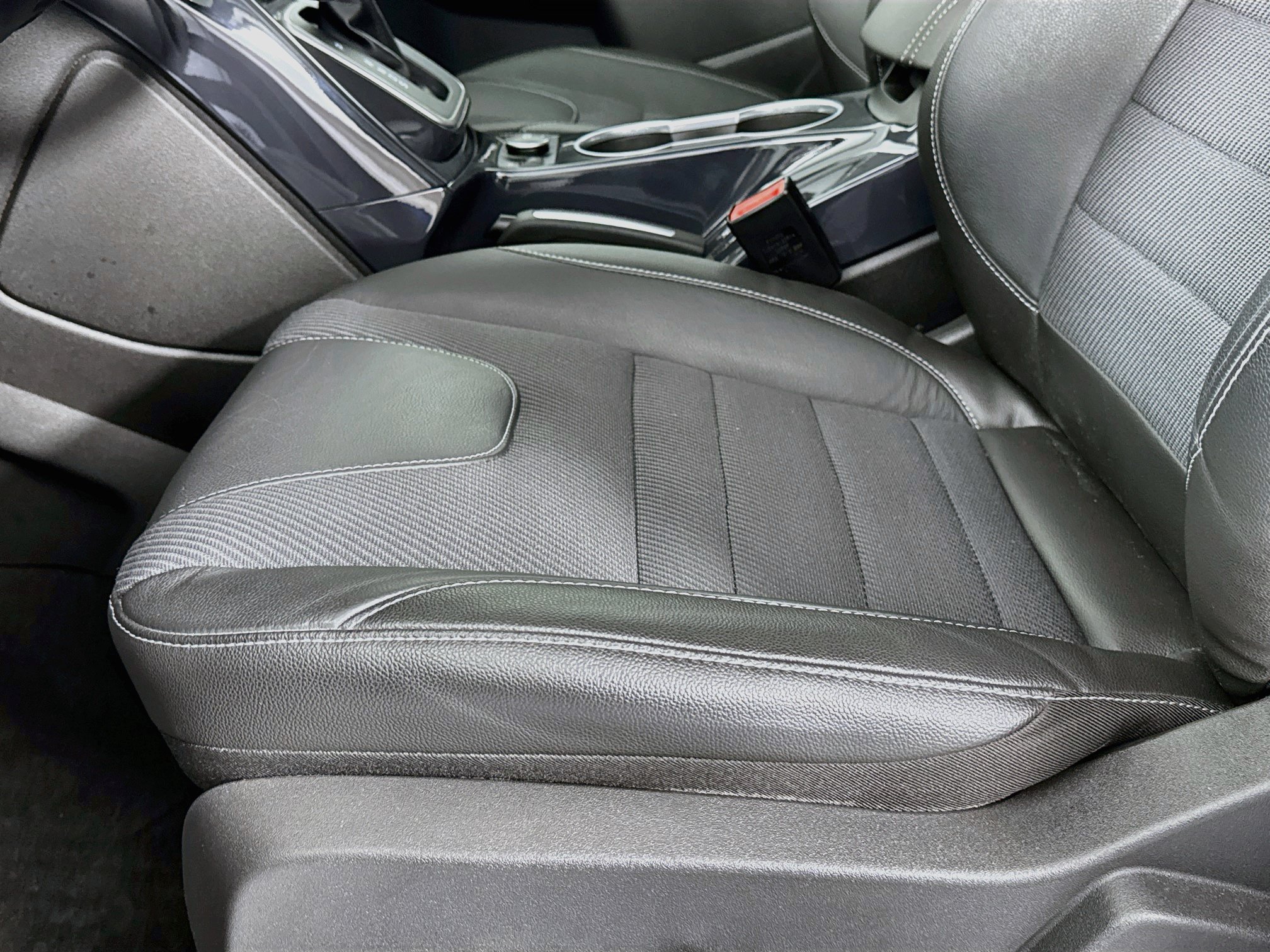 Used 2013 Ford Escape Titanium w/ Parking Technology Pkg FWD image 18