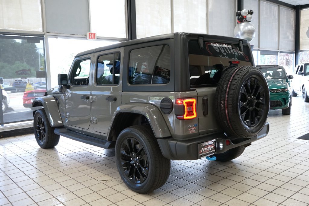 Used 2023 Jeep Wrangler Unlimited Sahara w/ Cold Weather Group AWD/4WD image 4