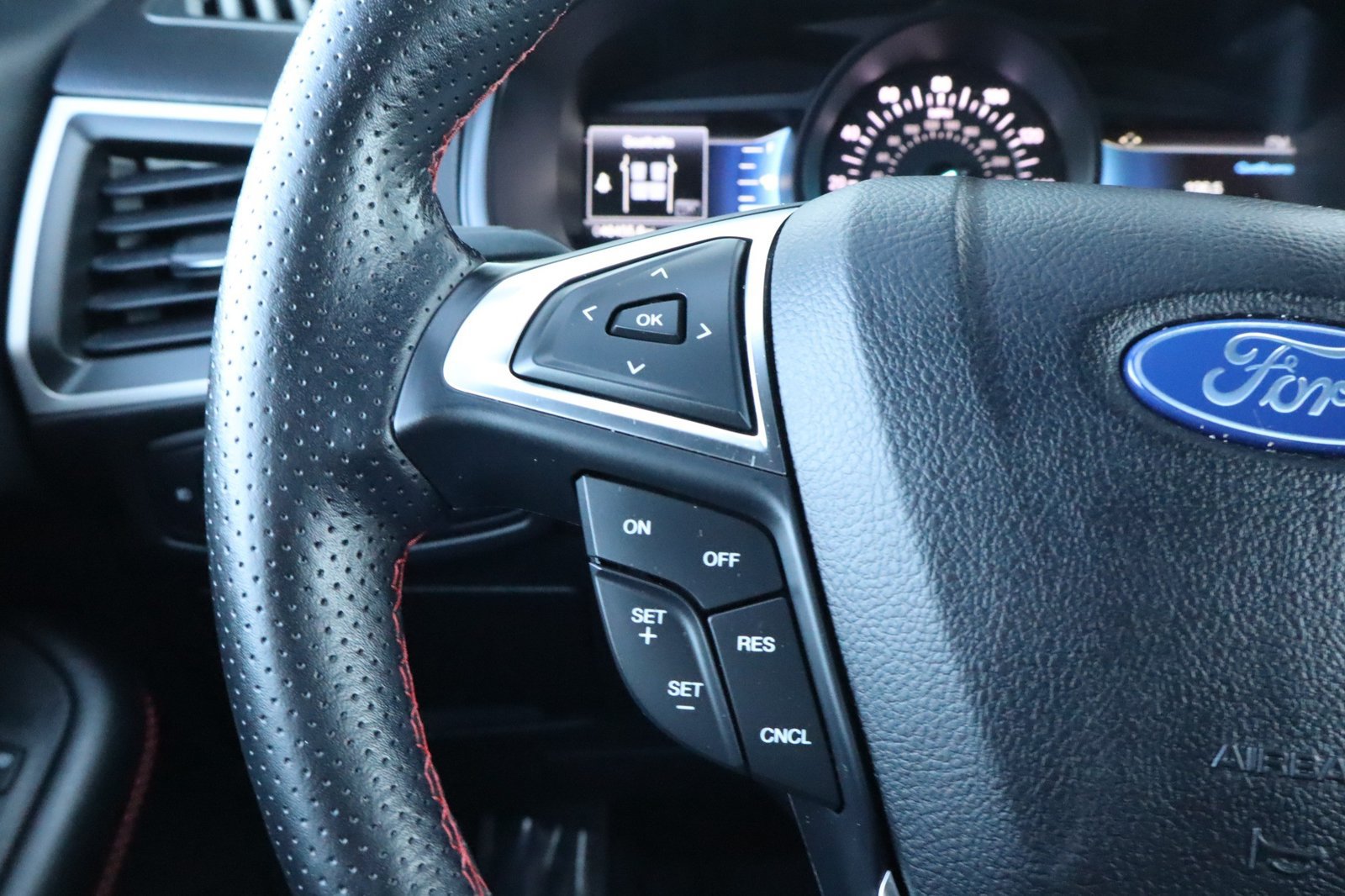 Used 2022 Ford Edge ST-Line AWD/4WD image 24