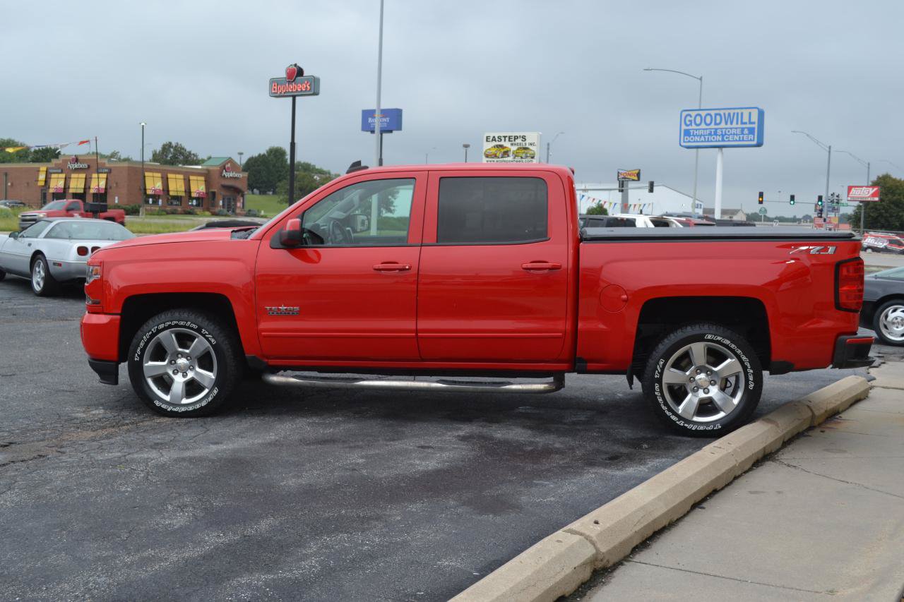 Used 2018 Chevrolet Silverado 1500 LT w/ Texas Edition AWD/4WD image 4