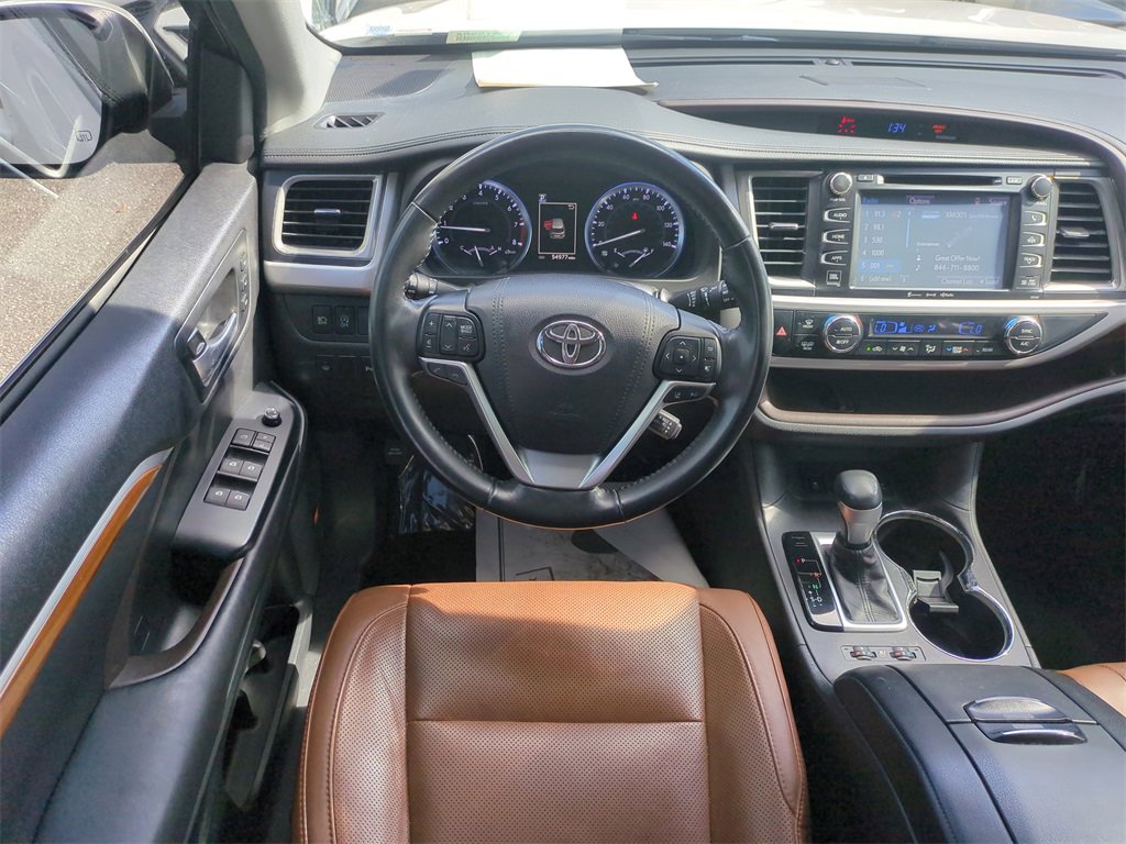 Used 2017 Toyota Highlander Limited image 17