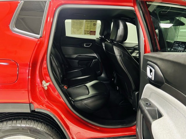 Used 2024 Jeep Compass Latitude image 31