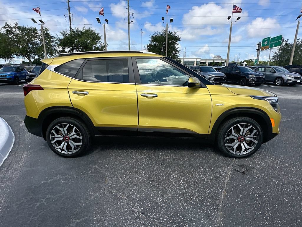 Used 2023 Kia Seltos SX w/ SX Sunroof Package AWD/4WD image 4