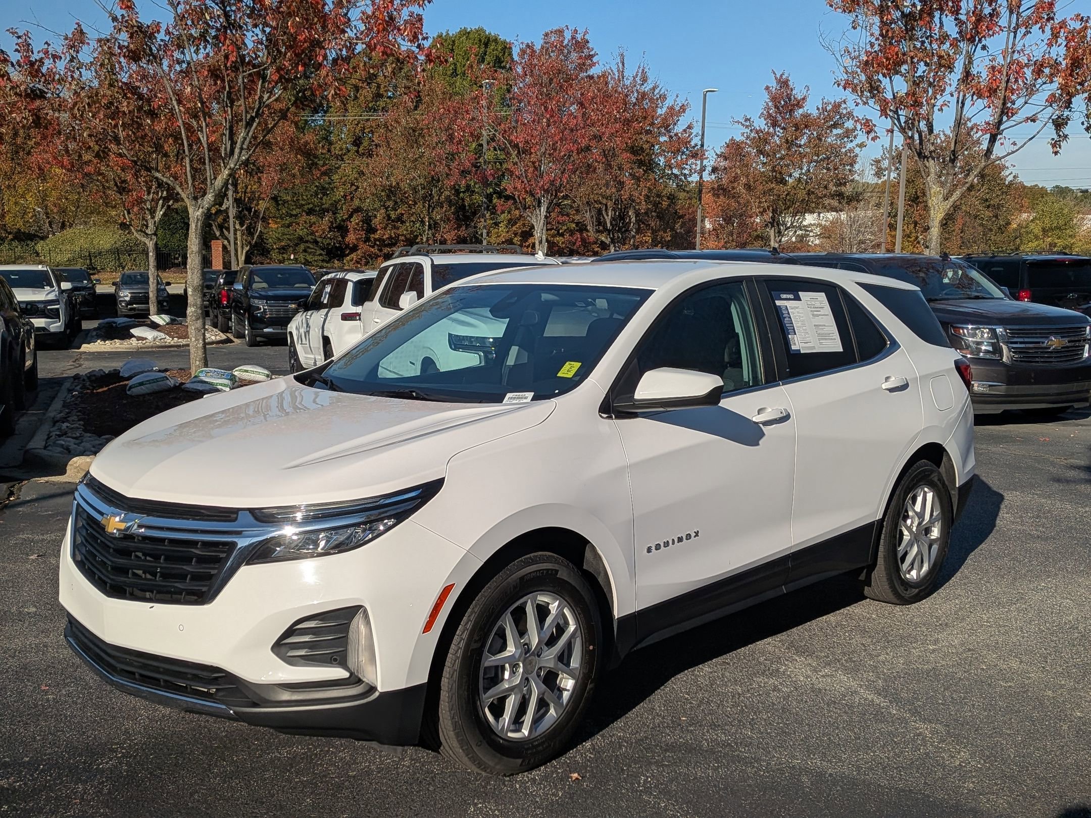 Used 2022 Chevrolet Equinox LT w/ Driver Convenience Package image 5