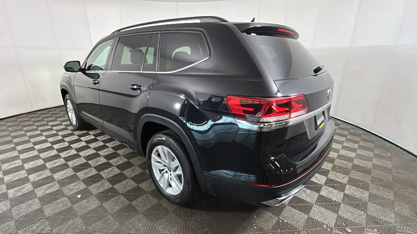 Used 2021 Volkswagen Atlas S FWD image 4