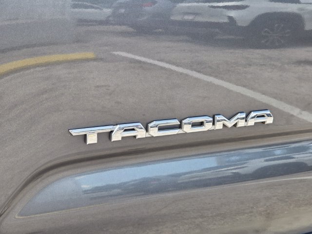 Used 2020 Toyota Tacoma TRD Sport w/ TRD Premium Sport Package AWD/4WD image 12