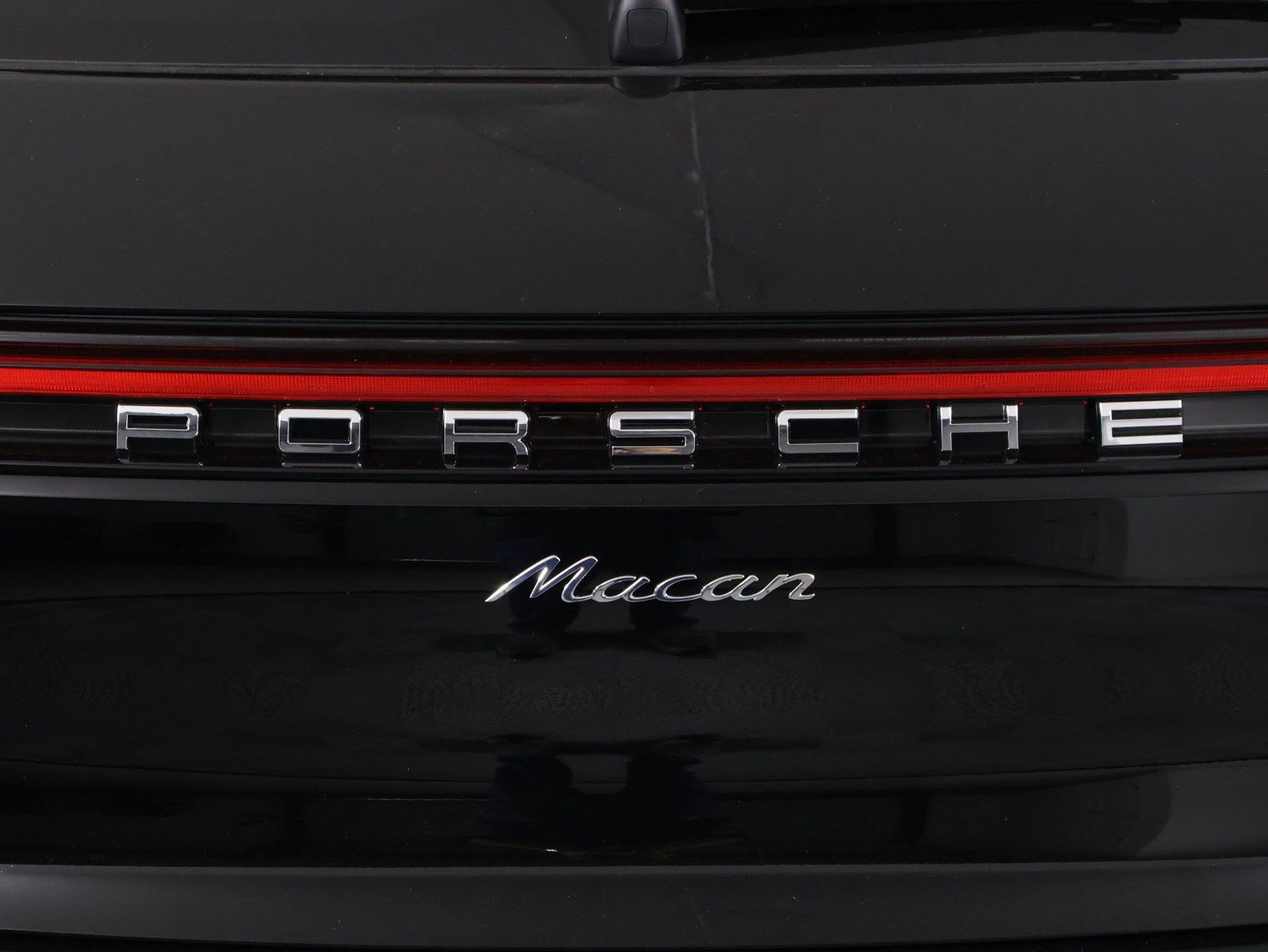 New 2026 Porsche Macan AWD/4WD image 22