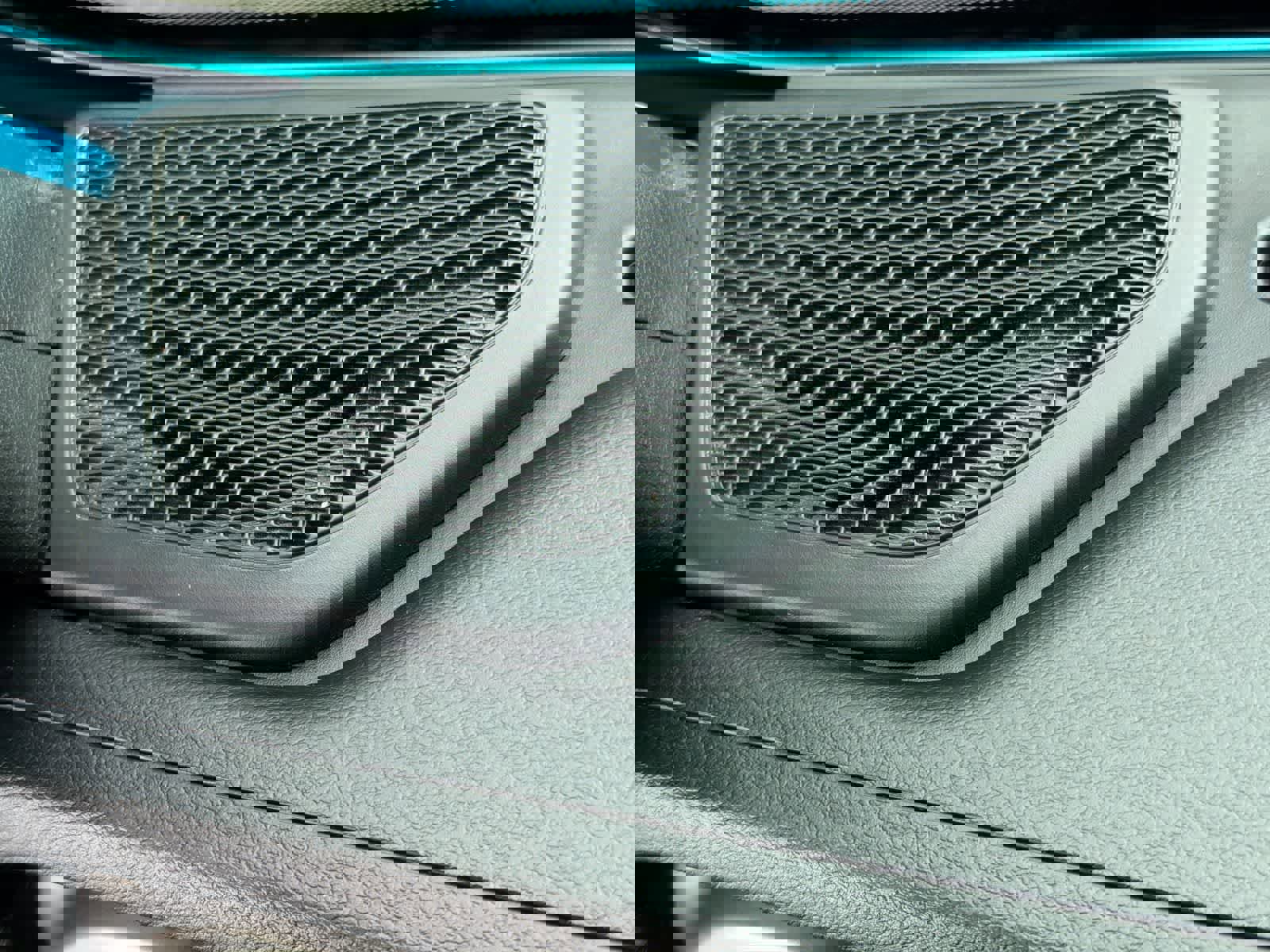 Used 2019 Jeep Wrangler Sport S image 30