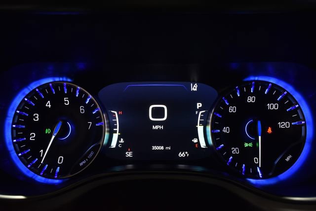 Used 2025 Chrysler Pacifica Limited image 27