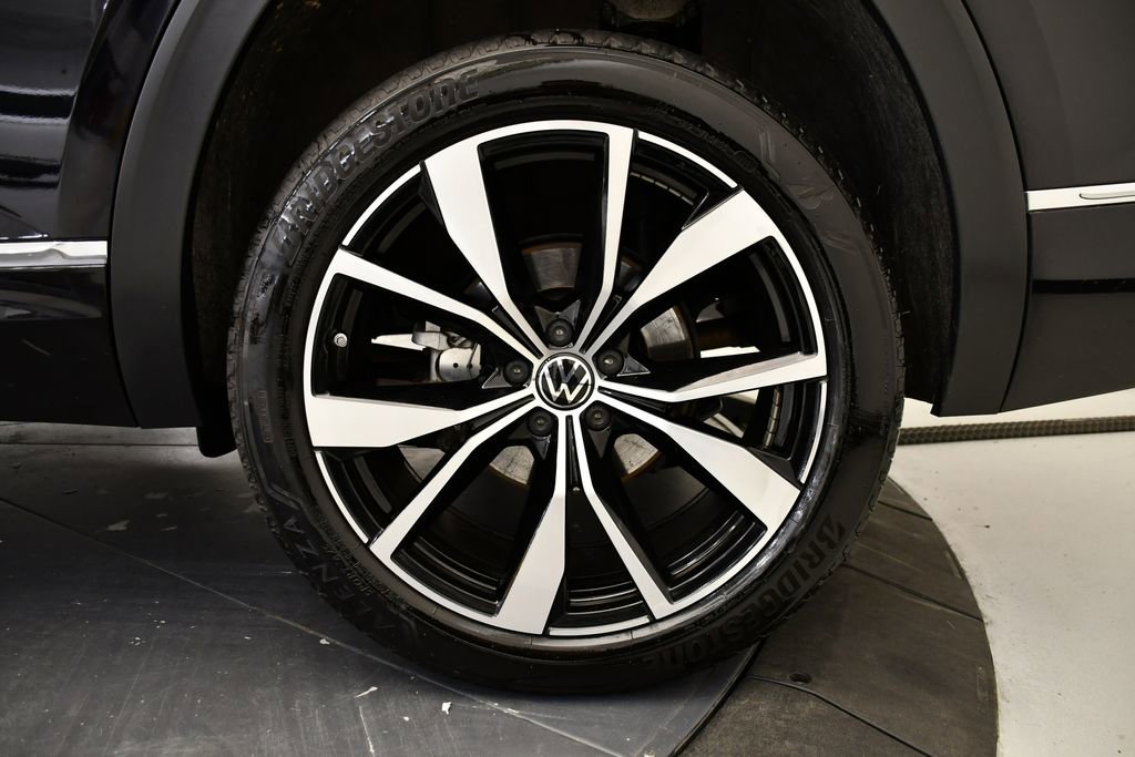 Used 2024 Volkswagen Atlas SEL Premium R-Line image 16