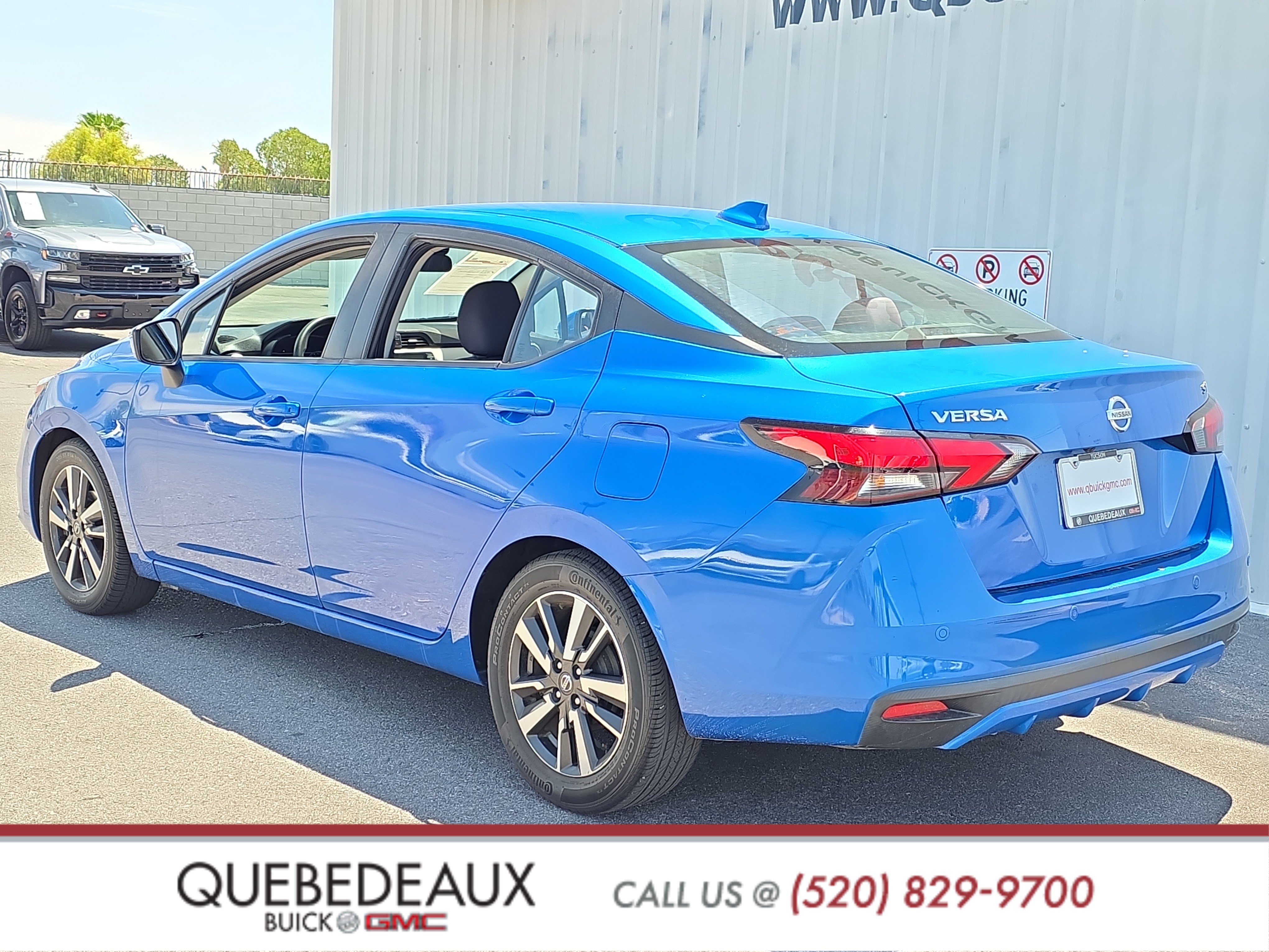 Used 2021 Nissan Versa SV FWD image 5