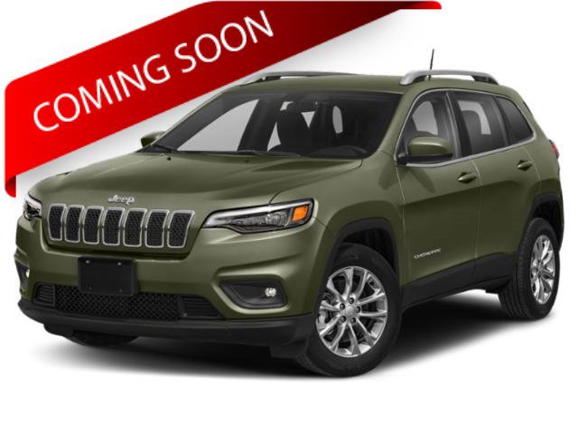 Used 2019 Jeep Cherokee Latitude Plus w/ Cold Weather Group AWD/4WD image 1