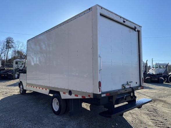 Used 2024 Chevrolet Express 3500 w/ Power Convenience Package RWD image 8
