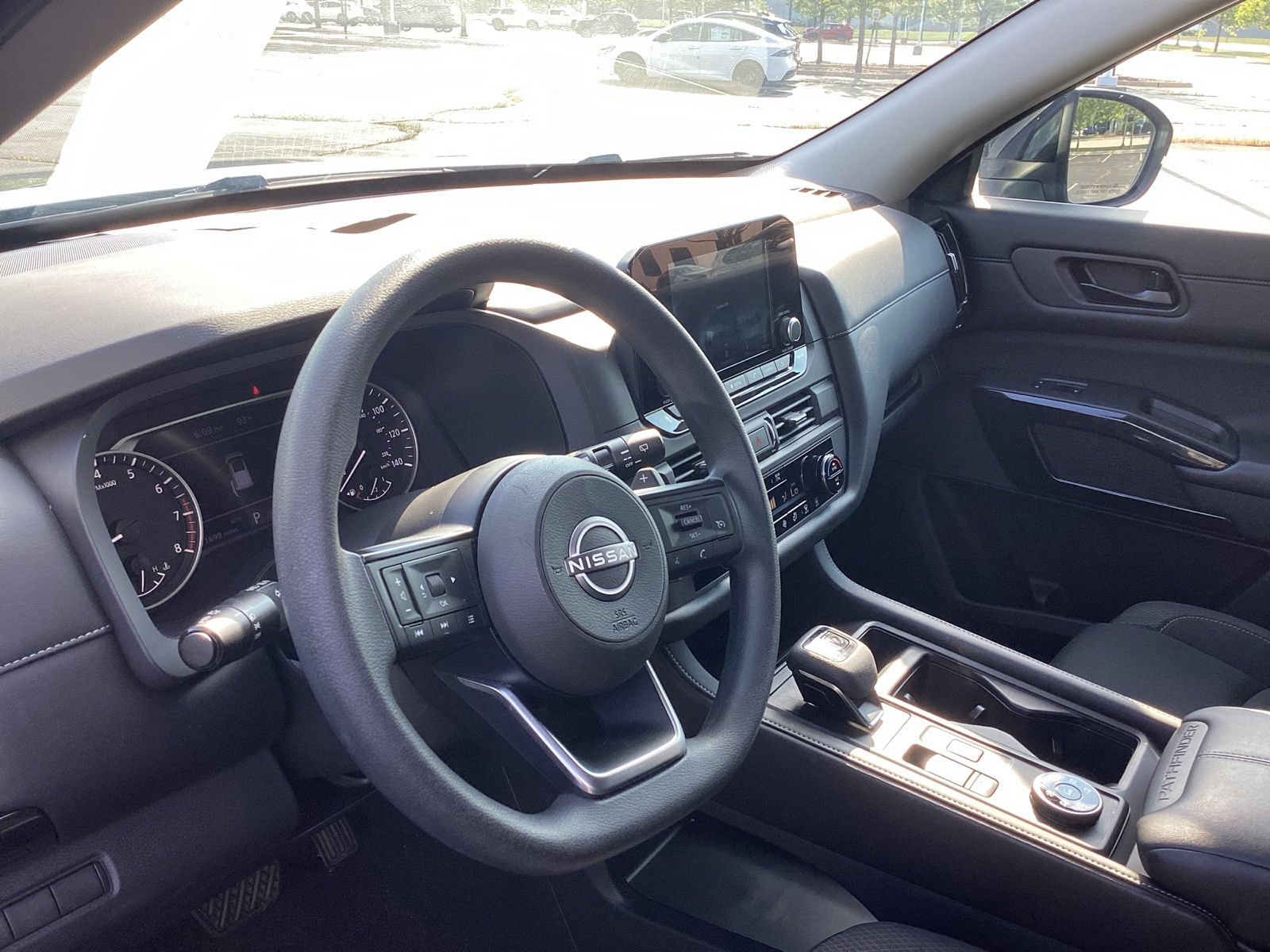 Used 2024 Nissan Pathfinder S AWD/4WD image 18