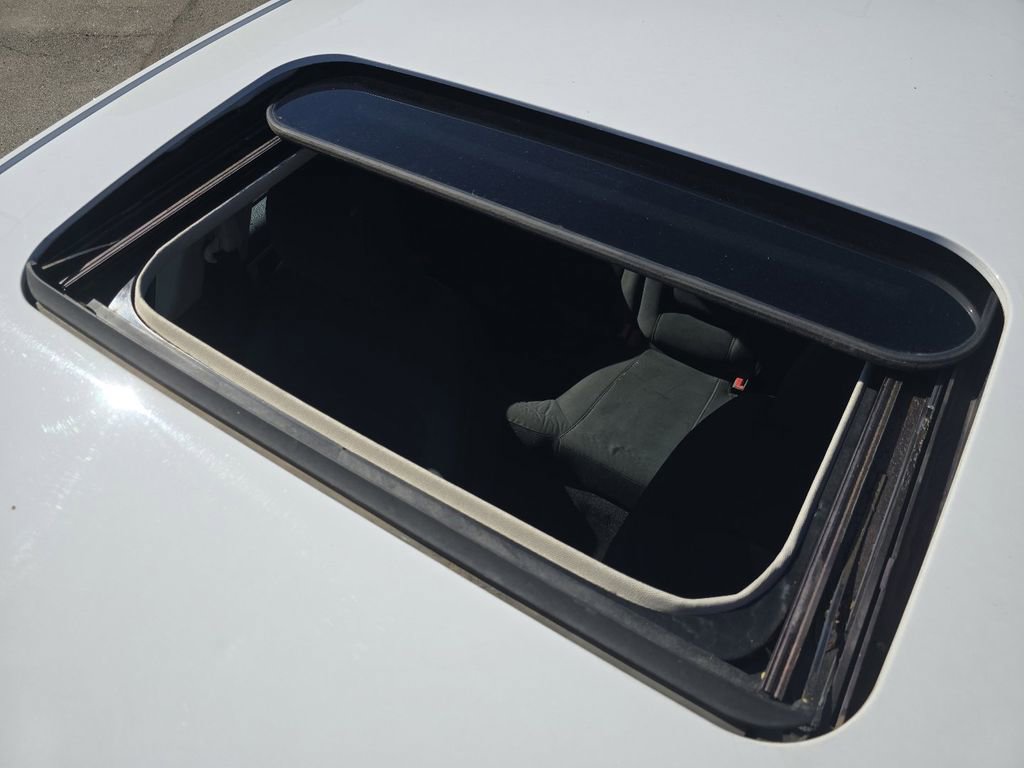 Used 2019 Ford Fusion SE image 3