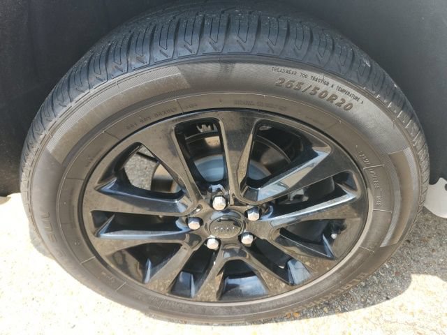 Used 2018 Jeep Grand Cherokee Altitude RWD image 16