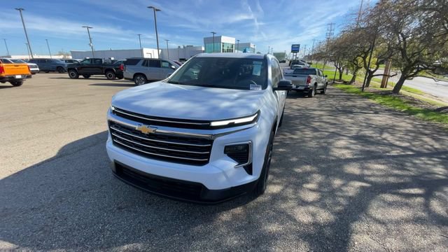 New 2026 Chevrolet Traverse LT w/ Driver Confidence Package AWD/4WD image 5