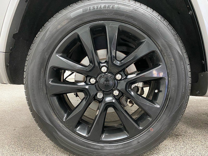 Used 2020 Jeep Grand Cherokee Altitude image 25