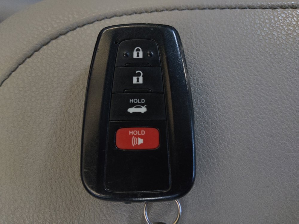 Used 2021 Toyota Camry XLE w/ Navigation Upgrade Package FWD image 32