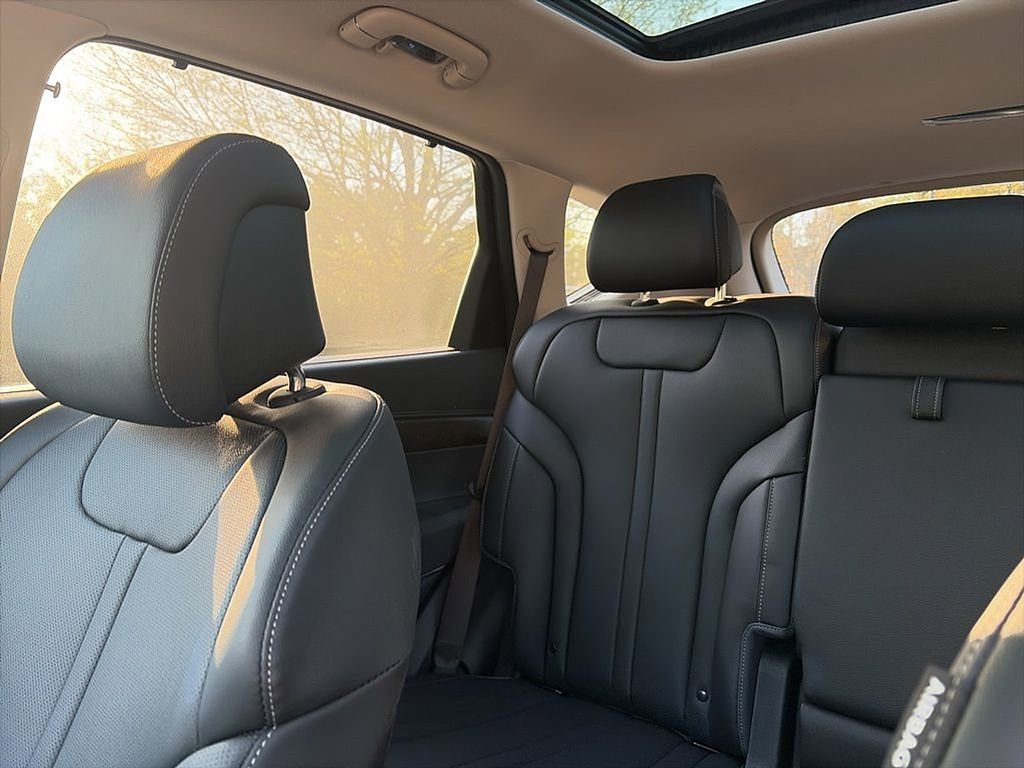 Used 2025 Genesis GV80 2.5T Select image 7