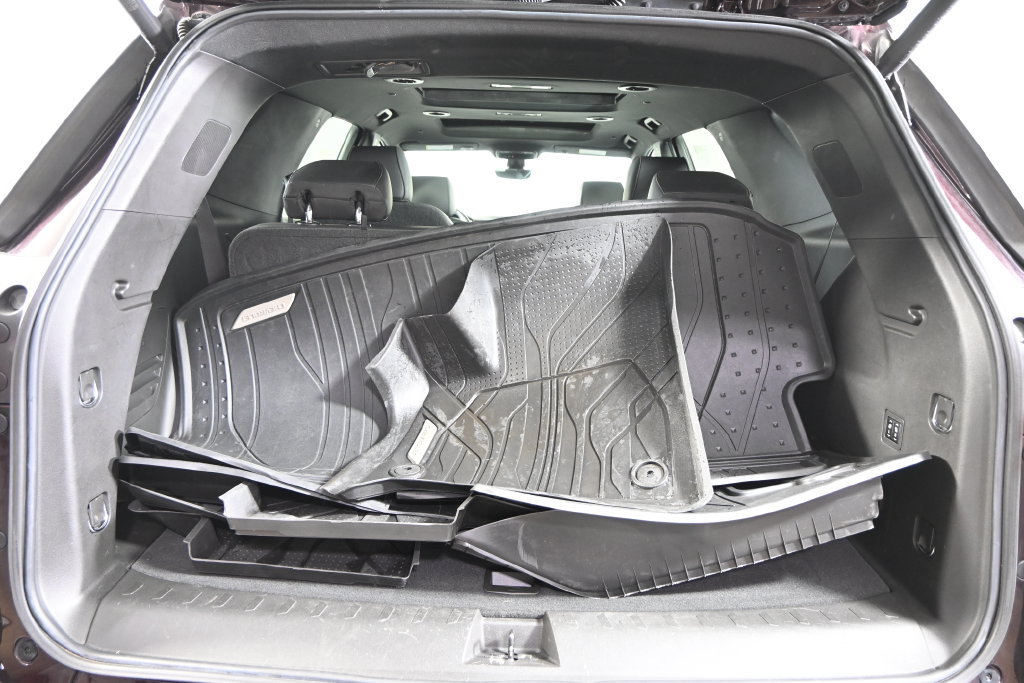 Used 2023 Chevrolet Traverse High Country w/ LPO, Floor Liner Package AWD/4WD image 17