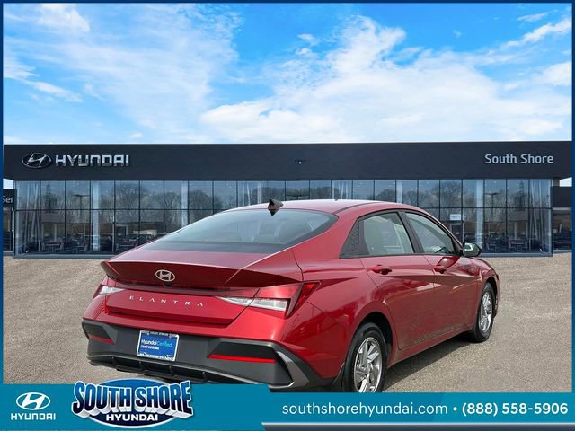 Certified 2025 Hyundai Elantra SE image 6