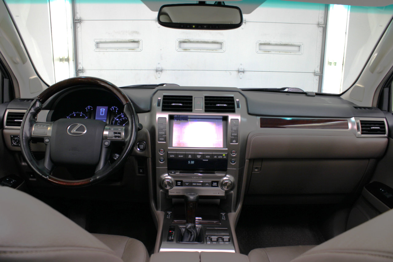 Used 2017 Lexus GX 460 Premium image 53