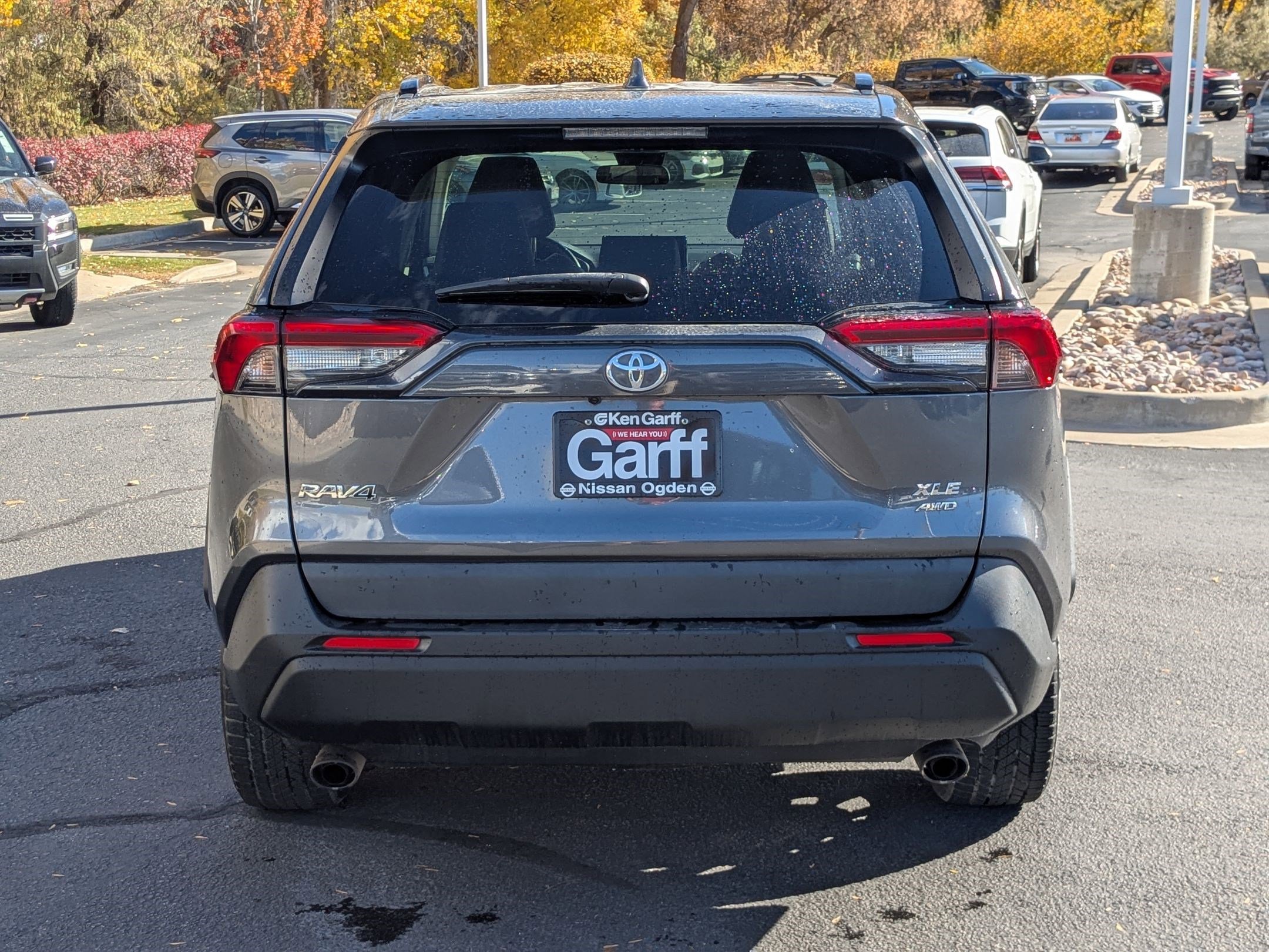 Used 2021 Toyota RAV4 XLE Premium image 5