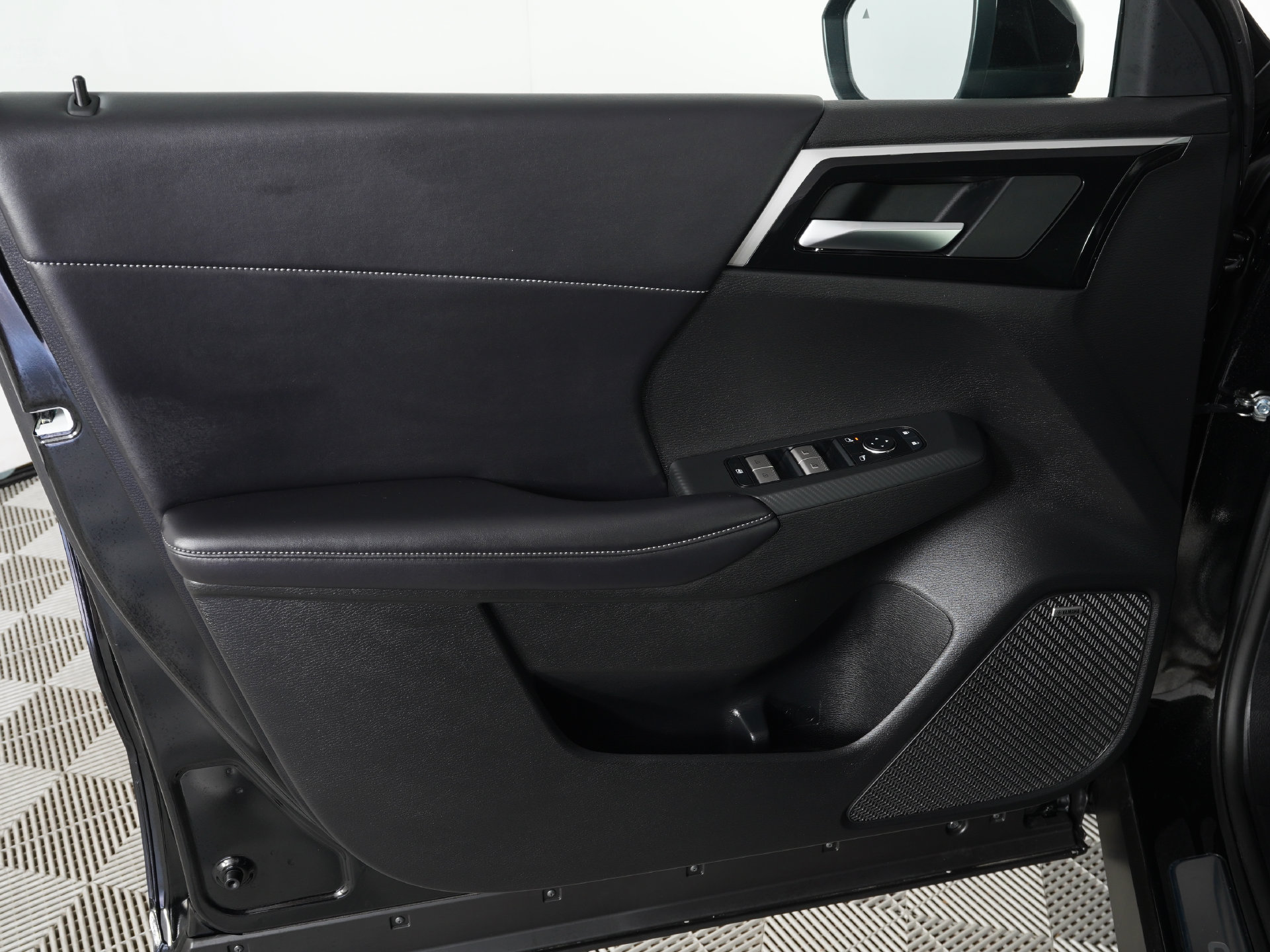 New 2026 Mitsubishi Outlander LE FWD image 10