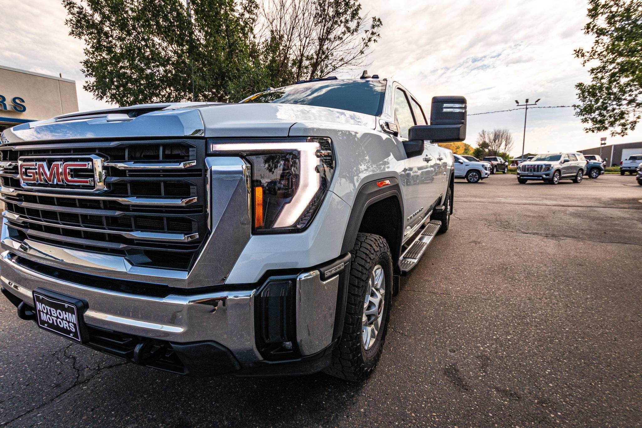 Used 2024 GMC Sierra 2500 SLE w/ SLE Convenience Package AWD/4WD image 4