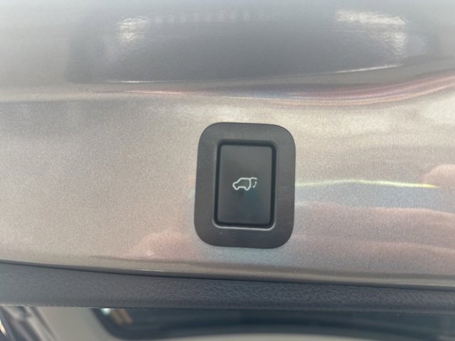 Used 2018 Toyota Highlander XLE image 14