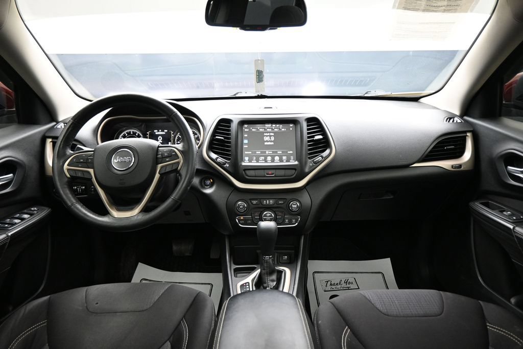 Used 2015 Jeep Cherokee Latitude w/ Comfort/Convenience Group FWD image 14