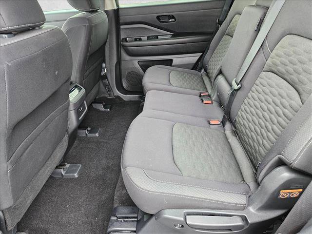 Certified 2024 Nissan Pathfinder SV image 16