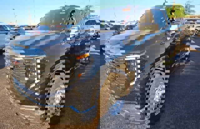 Used 2025 GMC Sierra 1500 Pro w/ Pro Value Package image 3