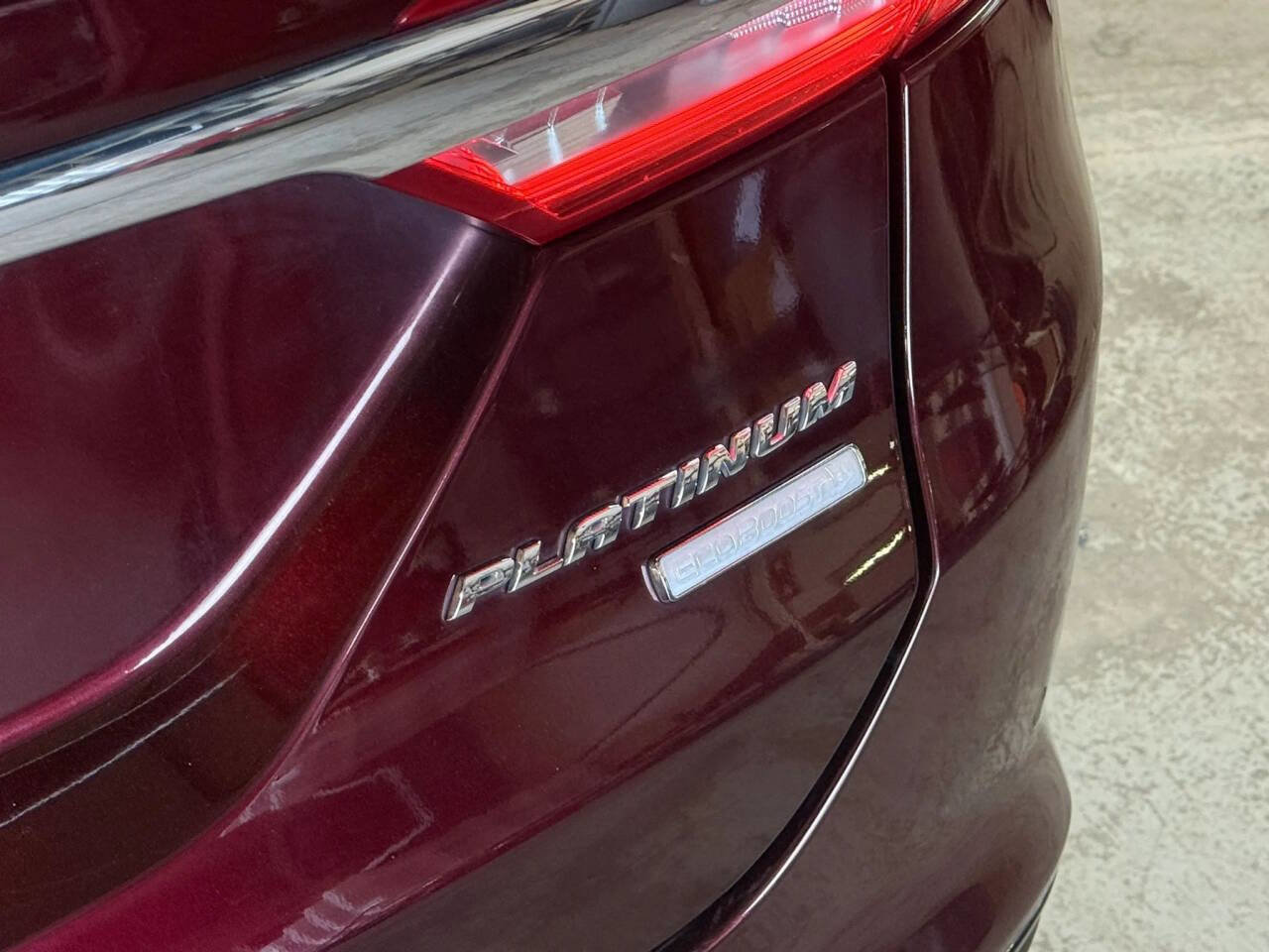 Used 2017 Ford Fusion Platinum FWD image 9