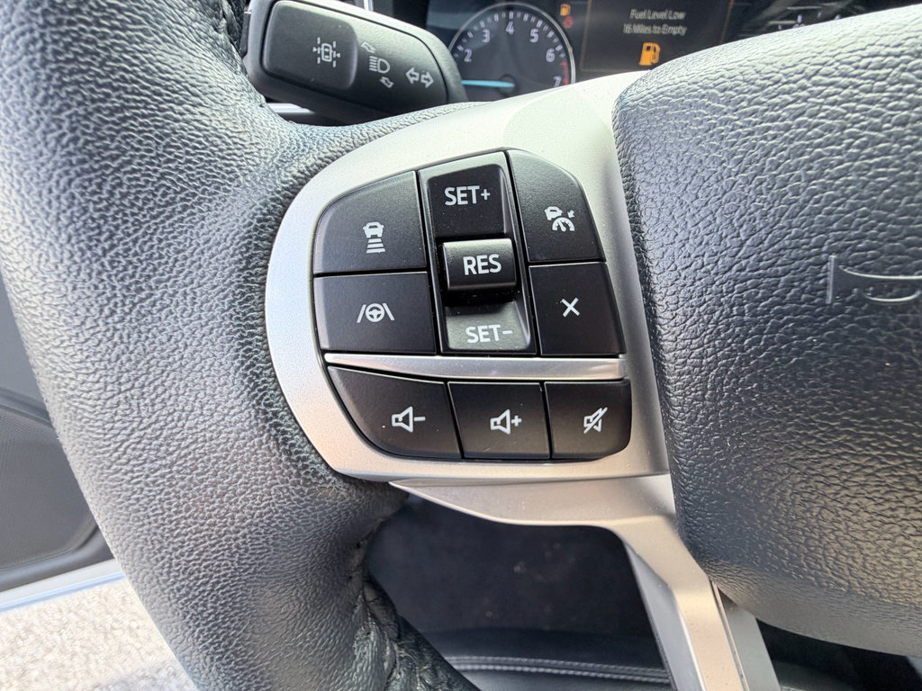 Used 2023 Ford Explorer Limited w/ Limited Technology Package RWD image 14