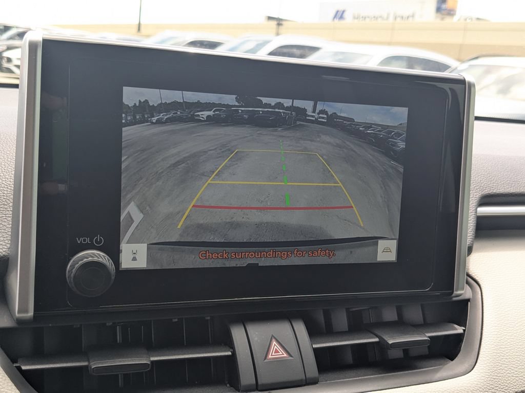 Used 2025 Toyota RAV4 XLE FWD image 9
