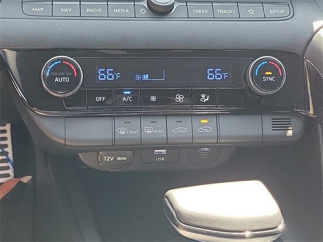 New 2025 Hyundai Elantra SEL image 9